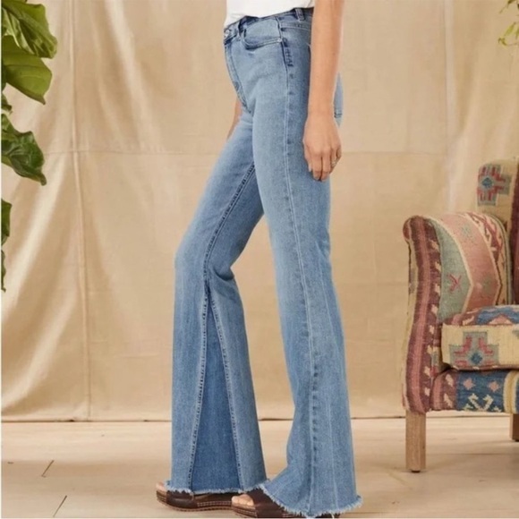 DL1961 NWT Rachel Flare Ultra High Rise Jeans Size 29 - Picture 1 of 16